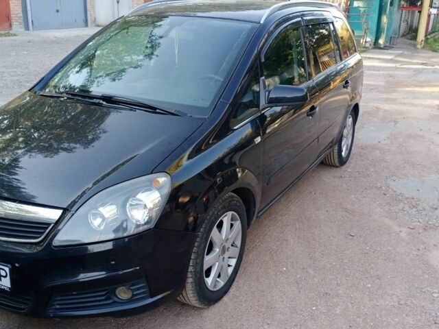 Черный Опель Зафира, объемом двигателя 1.9 л и пробегом 351 тыс. км за 4500 $, фото 1 на Automoto.ua