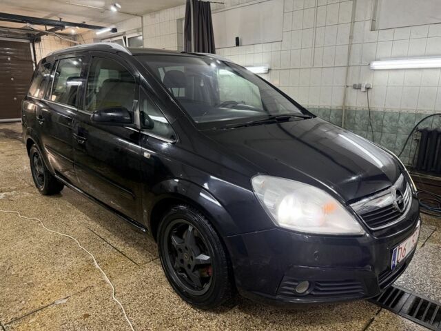 Черный Опель Зафира, объемом двигателя 2 л и пробегом 100 тыс. км за 2950 $, фото 1 на Automoto.ua