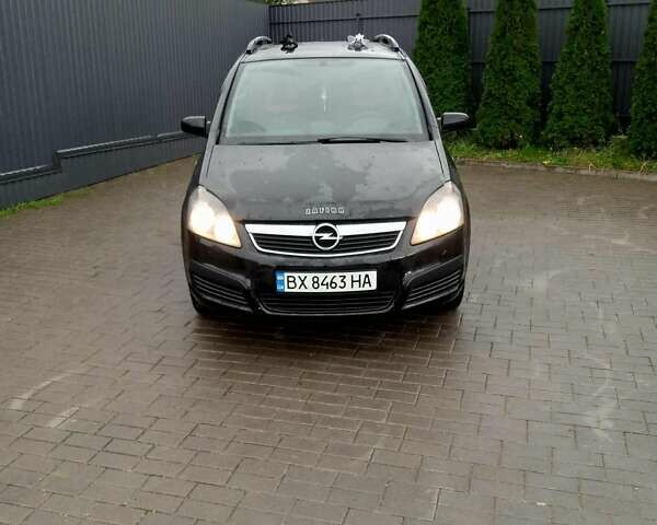 Черный Опель Зафира, объемом двигателя 1.9 л и пробегом 50 тыс. км за 6500 $, фото 1 на Automoto.ua