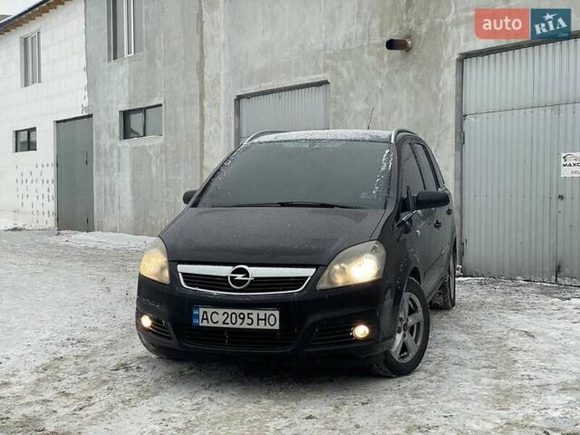 Черный Опель Зафира, объемом двигателя 1.6 л и пробегом 274 тыс. км за 5200 $, фото 1 на Automoto.ua