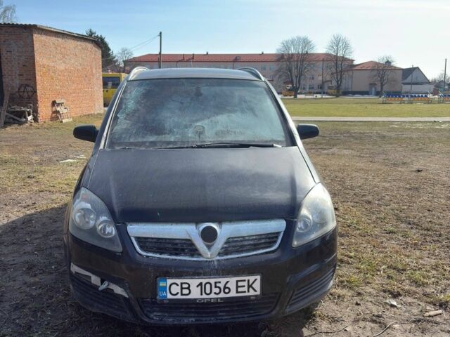 Черный Опель Зафира, объемом двигателя 1.6 л и пробегом 140 тыс. км за 2000 $, фото 1 на Automoto.ua