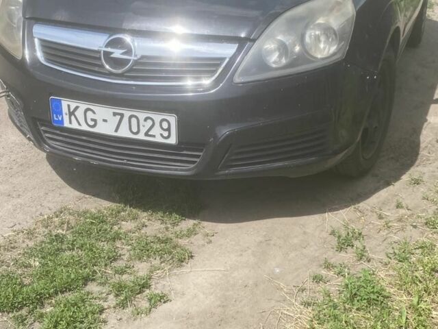 Черный Опель Зафира, объемом двигателя 0 л и пробегом 390 тыс. км за 2500 $, фото 1 на Automoto.ua