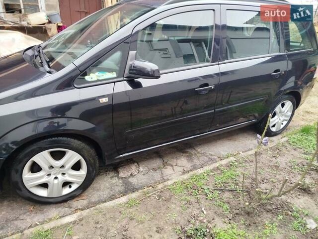 Черный Опель Зафира, объемом двигателя 1.6 л и пробегом 292 тыс. км за 4000 $, фото 1 на Automoto.ua