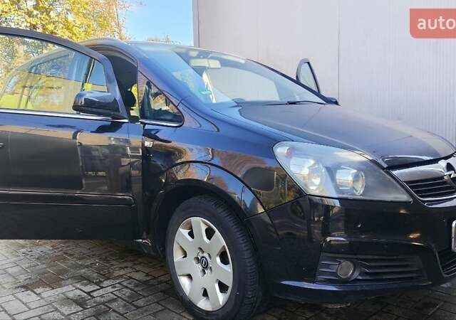 Черный Опель Зафира, объемом двигателя 2.2 л и пробегом 295 тыс. км за 4700 $, фото 1 на Automoto.ua
