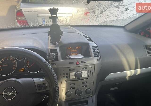 Черный Опель Зафира, объемом двигателя 1.6 л и пробегом 230 тыс. км за 5300 $, фото 1 на Automoto.ua