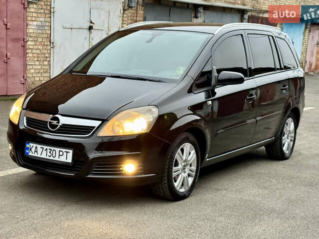 Чорний Опель Зафіра, об'ємом двигуна 1.8 л та пробігом 284 тис. км за 4600 $, фото 1 на Automoto.ua