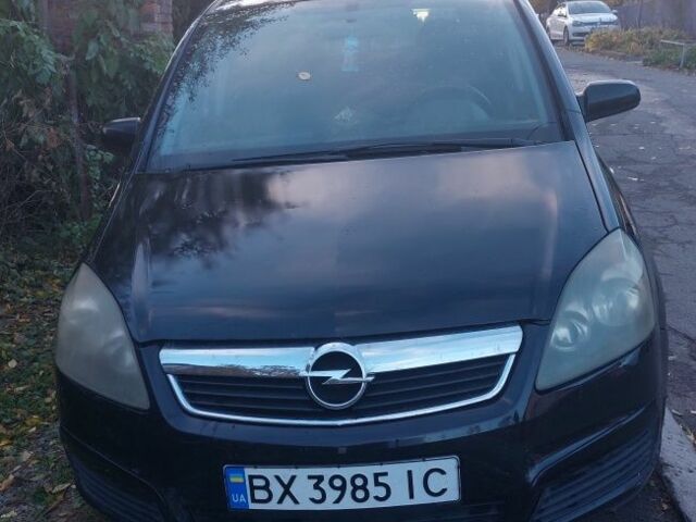 Черный Опель Зафира, объемом двигателя 1.8 л и пробегом 294 тыс. км за 6000 $, фото 1 на Automoto.ua