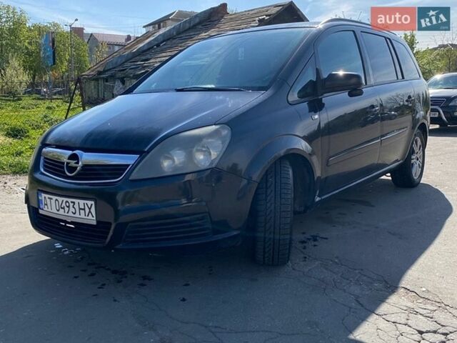 Черный Опель Зафира, объемом двигателя 1.9 л и пробегом 300 тыс. км за 4900 $, фото 1 на Automoto.ua