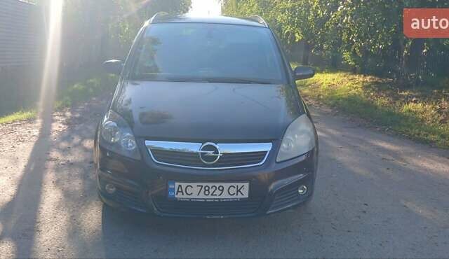 Черный Опель Зафира, объемом двигателя 1.91 л и пробегом 267 тыс. км за 5400 $, фото 1 на Automoto.ua