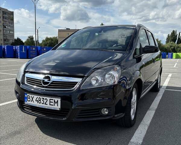 Черный Опель Зафира, объемом двигателя 1.9 л и пробегом 259 тыс. км за 6500 $, фото 1 на Automoto.ua