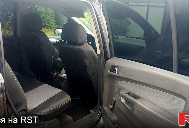 Черный Опель Зафира, объемом двигателя 1.9 л и пробегом 0 тыс. км за 6000 $, фото 1 на Automoto.ua