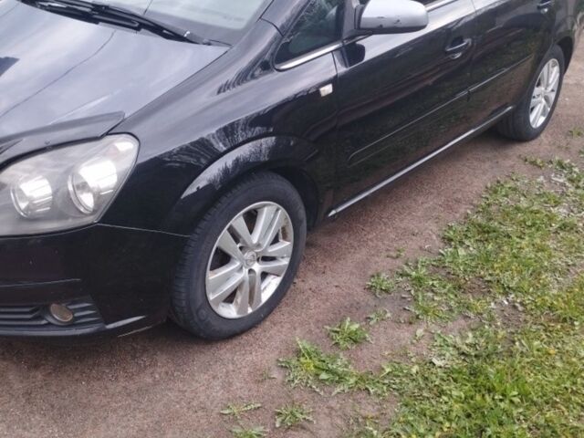 Чорний Опель Зафіра, об'ємом двигуна 1.9 л та пробігом 382 тис. км за 4400 $, фото 1 на Automoto.ua