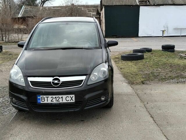 Черный Опель Зафира, объемом двигателя 1.6 л и пробегом 308 тыс. км за 4500 $, фото 1 на Automoto.ua
