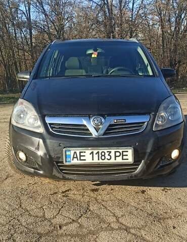 Черный Опель Зафира, объемом двигателя 1.91 л и пробегом 370 тыс. км за 6500 $, фото 1 на Automoto.ua
