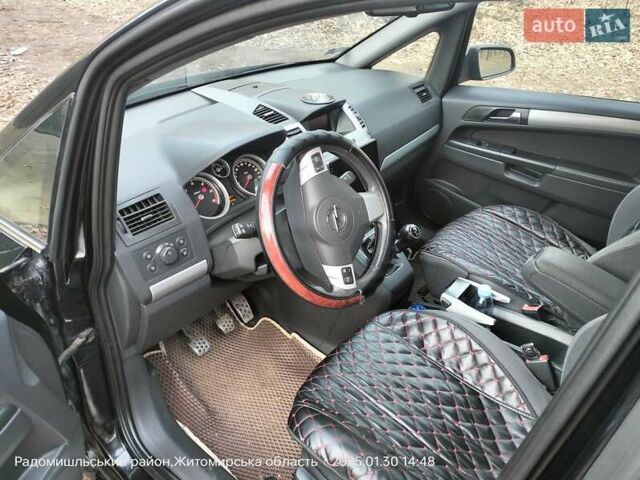 Черный Опель Зафира, объемом двигателя 1.69 л и пробегом 263 тыс. км за 6000 $, фото 1 на Automoto.ua