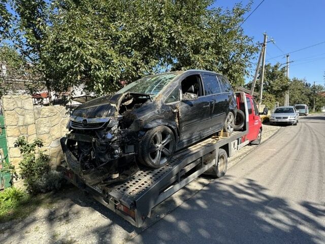 Чорний Опель Зафіра, об'ємом двигуна 1.9 л та пробігом 243 тис. км за 1500 $, фото 1 на Automoto.ua
