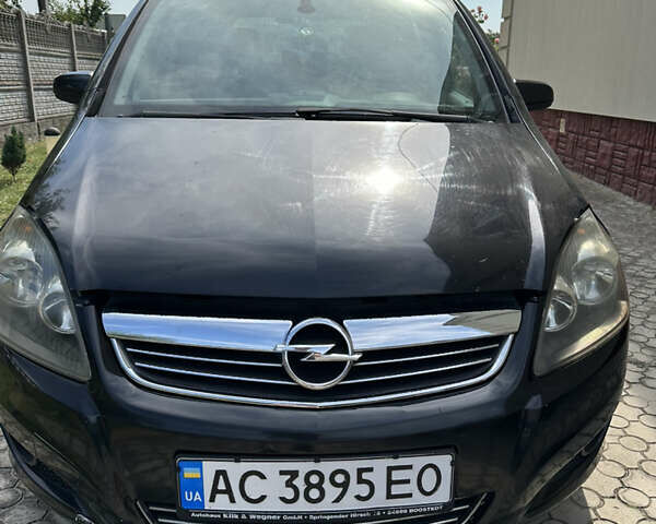Черный Опель Зафира, объемом двигателя 1.69 л и пробегом 184 тыс. км за 4800 $, фото 1 на Automoto.ua