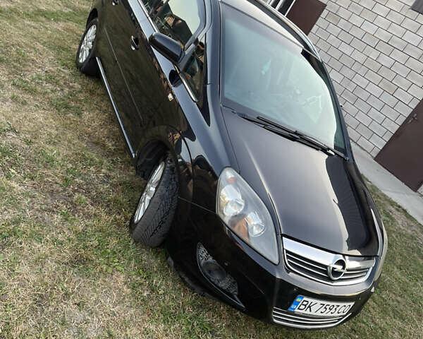 Черный Опель Зафира, объемом двигателя 1.9 л и пробегом 255 тыс. км за 6300 $, фото 1 на Automoto.ua