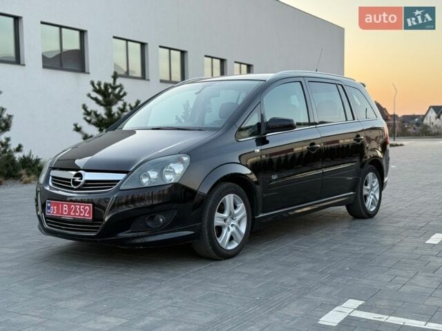 Черный Опель Зафира, объемом двигателя 1.8 л и пробегом 244 тыс. км за 5800 $, фото 1 на Automoto.ua
