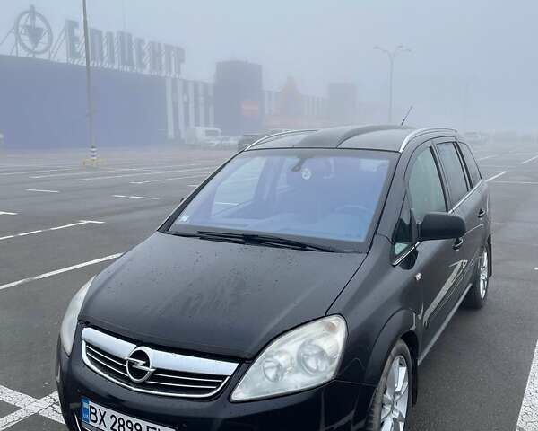 Черный Опель Зафира, объемом двигателя 1.7 л и пробегом 260 тыс. км за 7900 $, фото 1 на Automoto.ua