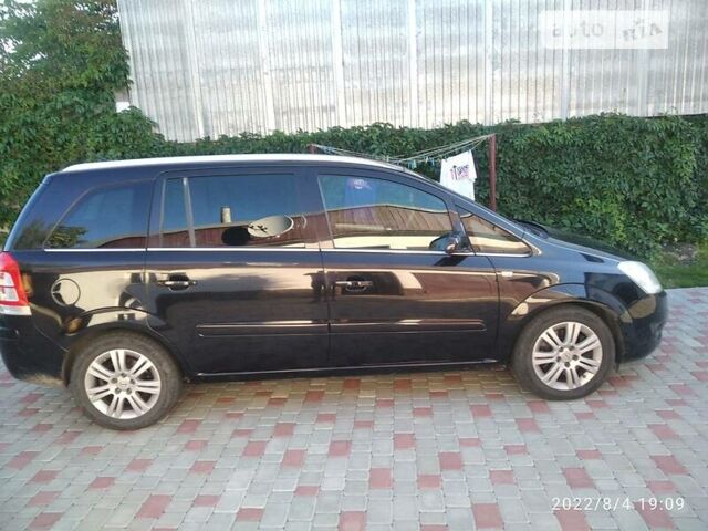 Черный Опель Зафира, объемом двигателя 1.7 л и пробегом 183 тыс. км за 6100 $, фото 1 на Automoto.ua