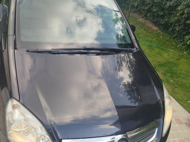 Черный Опель Зафира, объемом двигателя 1.7 л и пробегом 183 тыс. км за 5600 $, фото 1 на Automoto.ua