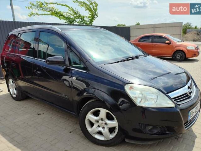 Черный Опель Зафира, объемом двигателя 1.6 л и пробегом 230 тыс. км за 5000 $, фото 1 на Automoto.ua