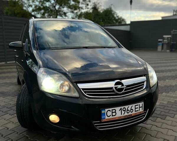 Черный Опель Зафира, объемом двигателя 1.69 л и пробегом 266 тыс. км за 5700 $, фото 1 на Automoto.ua