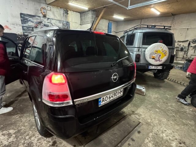 Черный Опель Зафира, объемом двигателя 1.9 л и пробегом 220 тыс. км за 4250 $, фото 1 на Automoto.ua
