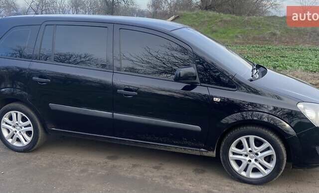 Черный Опель Зафира, объемом двигателя 1.6 л и пробегом 265 тыс. км за 6150 $, фото 1 на Automoto.ua