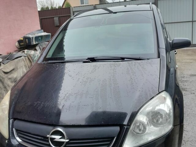 Черный Опель Зафира, объемом двигателя 1.9 л и пробегом 395 тыс. км за 6519 $, фото 1 на Automoto.ua