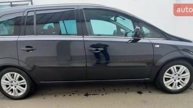 Черный Опель Зафира, объемом двигателя 1.8 л и пробегом 216 тыс. км за 7500 $, фото 1 на Automoto.ua