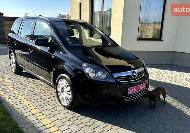 Черный Опель Зафира, объемом двигателя 1.6 л и пробегом 200 тыс. км за 6550 $, фото 1 на Automoto.ua