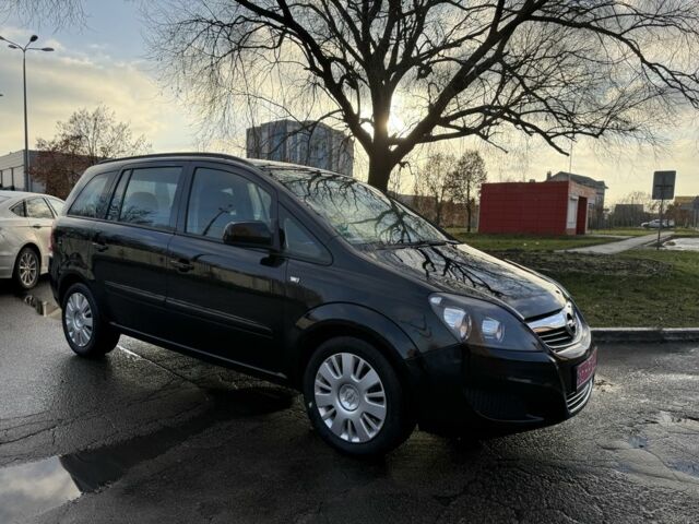 Черный Опель Зафира, объемом двигателя 1.6 л и пробегом 201 тыс. км за 7000 $, фото 1 на Automoto.ua