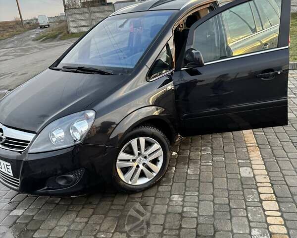 Черный Опель Зафира, объемом двигателя 1.7 л и пробегом 271 тыс. км за 7400 $, фото 1 на Automoto.ua