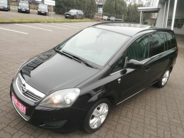 Черный Опель Зафира, объемом двигателя 1.7 л и пробегом 240 тыс. км за 7620 $, фото 1 на Automoto.ua