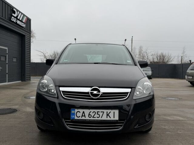 Черный Опель Зафира, объемом двигателя 1.6 л и пробегом 150 тыс. км за 7500 $, фото 1 на Automoto.ua