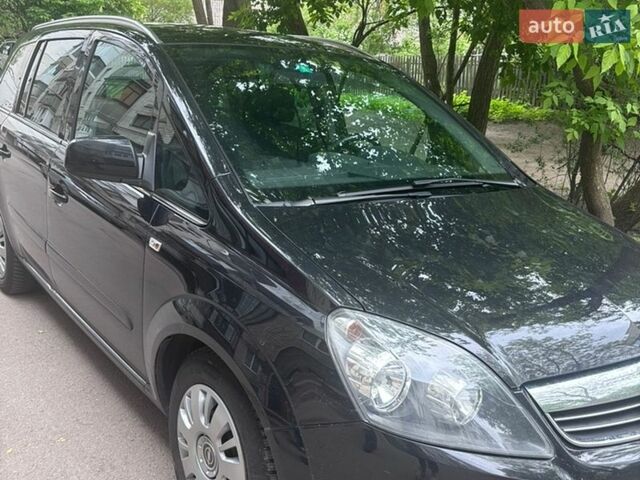 Черный Опель Зафира, объемом двигателя 1.8 л и пробегом 240 тыс. км за 7300 $, фото 1 на Automoto.ua