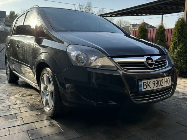 Черный Опель Зафира, объемом двигателя 1.7 л и пробегом 265 тыс. км за 9469 $, фото 1 на Automoto.ua