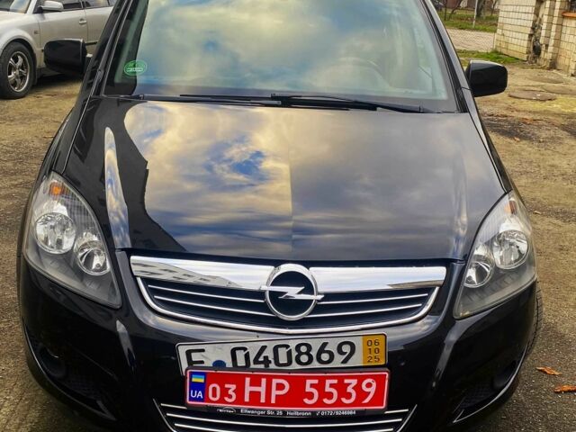 Черный Опель Зафира, объемом двигателя 1.7 л и пробегом 212 тыс. км за 7800 $, фото 1 на Automoto.ua