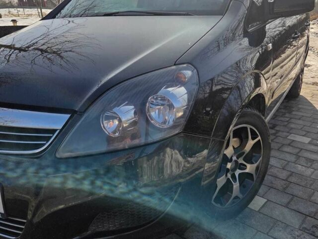 Черный Опель Зафира, объемом двигателя 1.7 л и пробегом 290 тыс. км за 6200 $, фото 1 на Automoto.ua