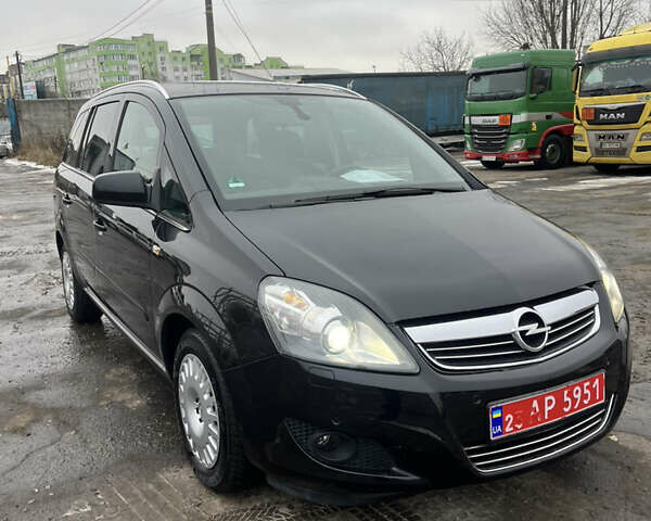 Черный Опель Зафира, объемом двигателя 1.8 л и пробегом 211 тыс. км за 8000 $, фото 1 на Automoto.ua