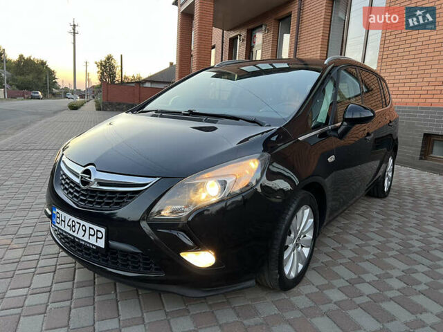 Чорний Опель Зафіра, об'ємом двигуна 1.96 л та пробігом 198 тис. км за 8300 $, фото 1 на Automoto.ua