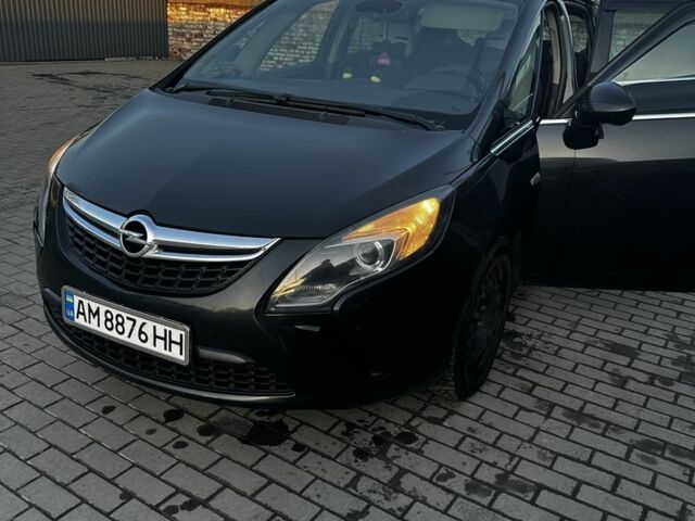Черный Опель Зафира, объемом двигателя 2 л и пробегом 325 тыс. км за 9300 $, фото 1 на Automoto.ua