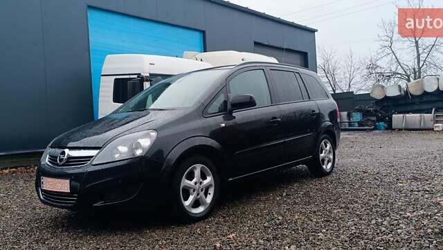 Черный Опель Зафира, объемом двигателя 1.7 л и пробегом 266 тыс. км за 8000 $, фото 1 на Automoto.ua