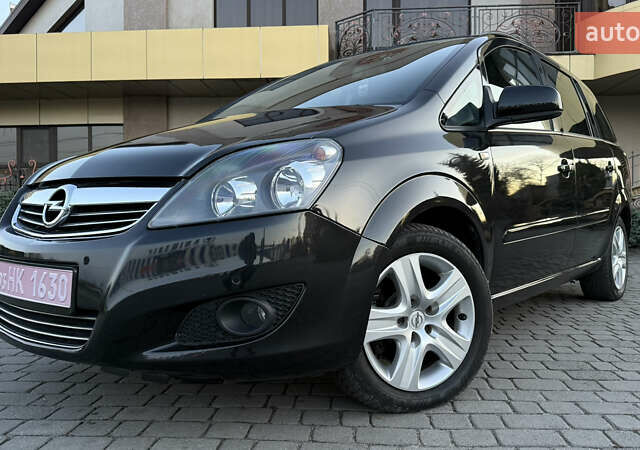 Черный Опель Зафира, объемом двигателя 1.7 л и пробегом 209 тыс. км за 8500 $, фото 1 на Automoto.ua