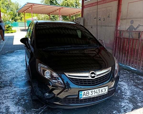 Черный Опель Зафира, объемом двигателя 2 л и пробегом 255 тыс. км за 11999 $, фото 1 на Automoto.ua