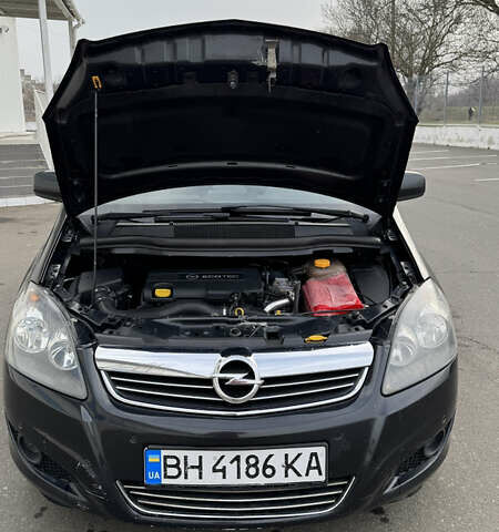 Черный Опель Зафира, объемом двигателя 1.7 л и пробегом 268 тыс. км за 8200 $, фото 1 на Automoto.ua