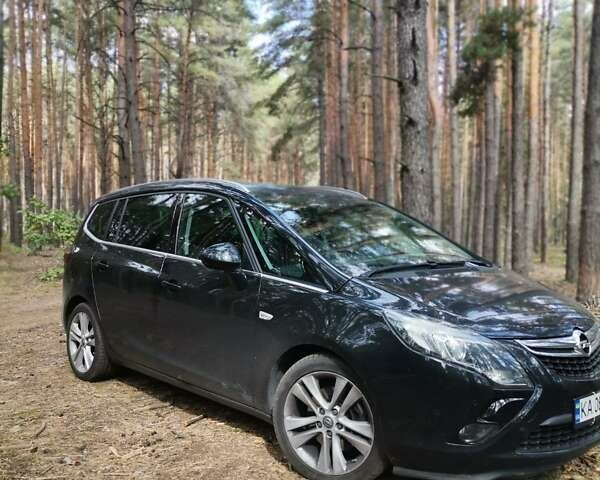 Чорний Опель Зафіра, об'ємом двигуна 2 л та пробігом 289 тис. км за 9000 $, фото 1 на Automoto.ua