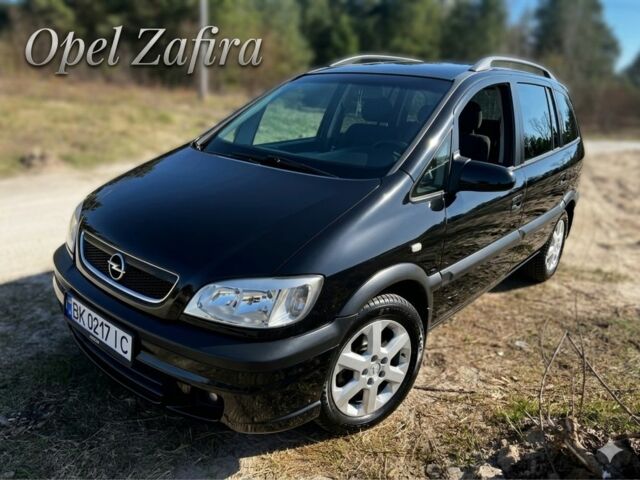Черный Опель Зафира, объемом двигателя 2.2 л и пробегом 350 тыс. км за 3100 $, фото 1 на Automoto.ua